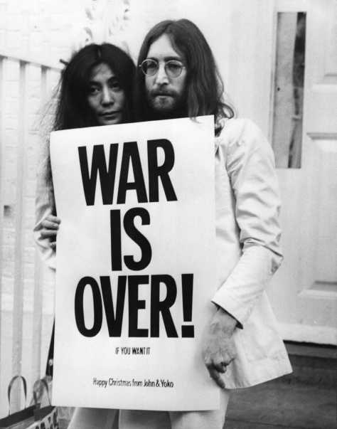 Resultado de imagem para Exposição de Yoko Ono transforma o espectador em parte ativa de suas obras